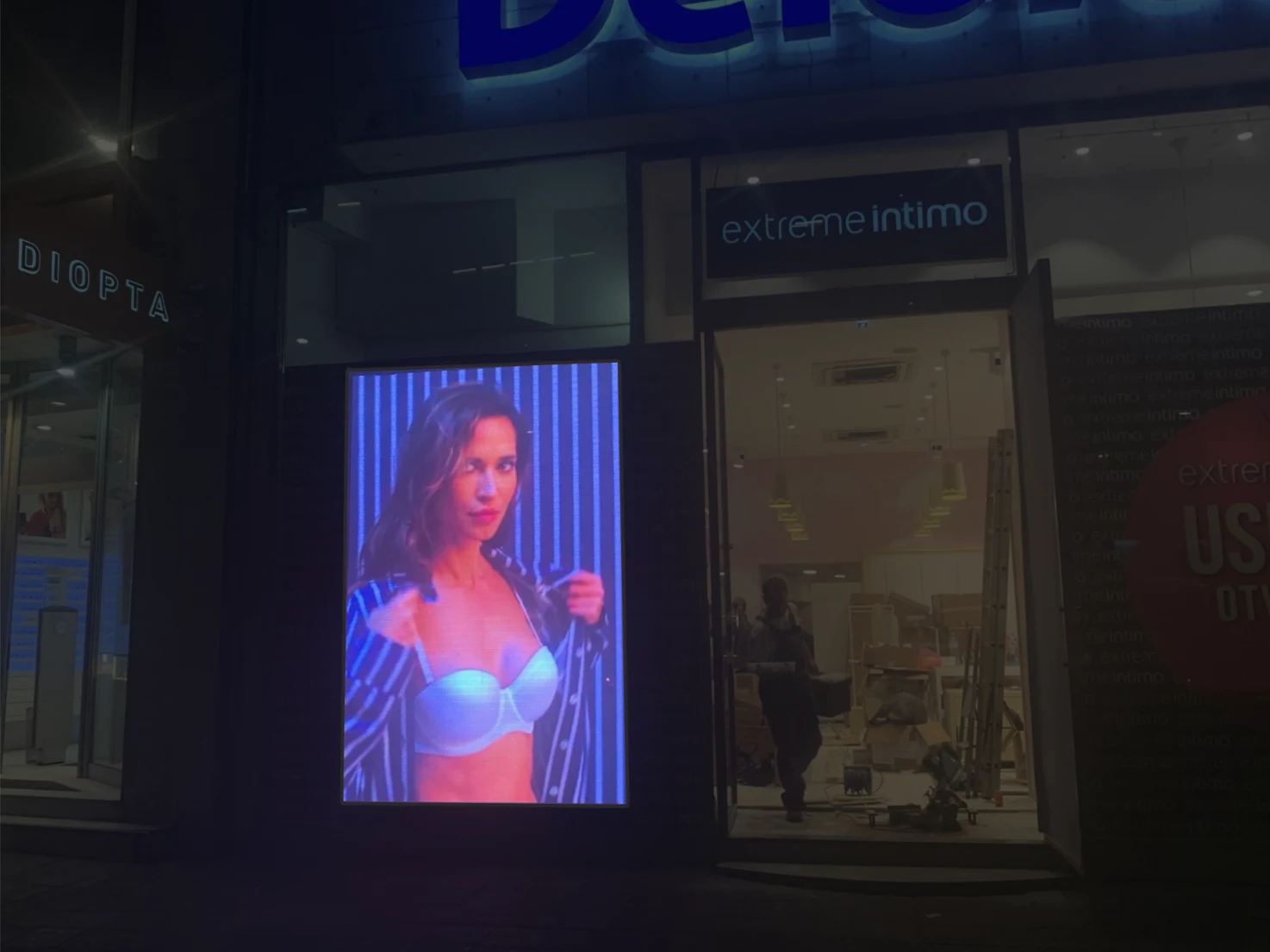Unutrašnji LED bilbord za poslovni objekat